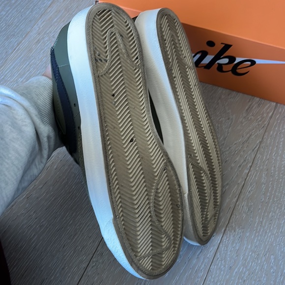 NIKE Green Blazer '77 Low Sneakers - Picture 8 of 9